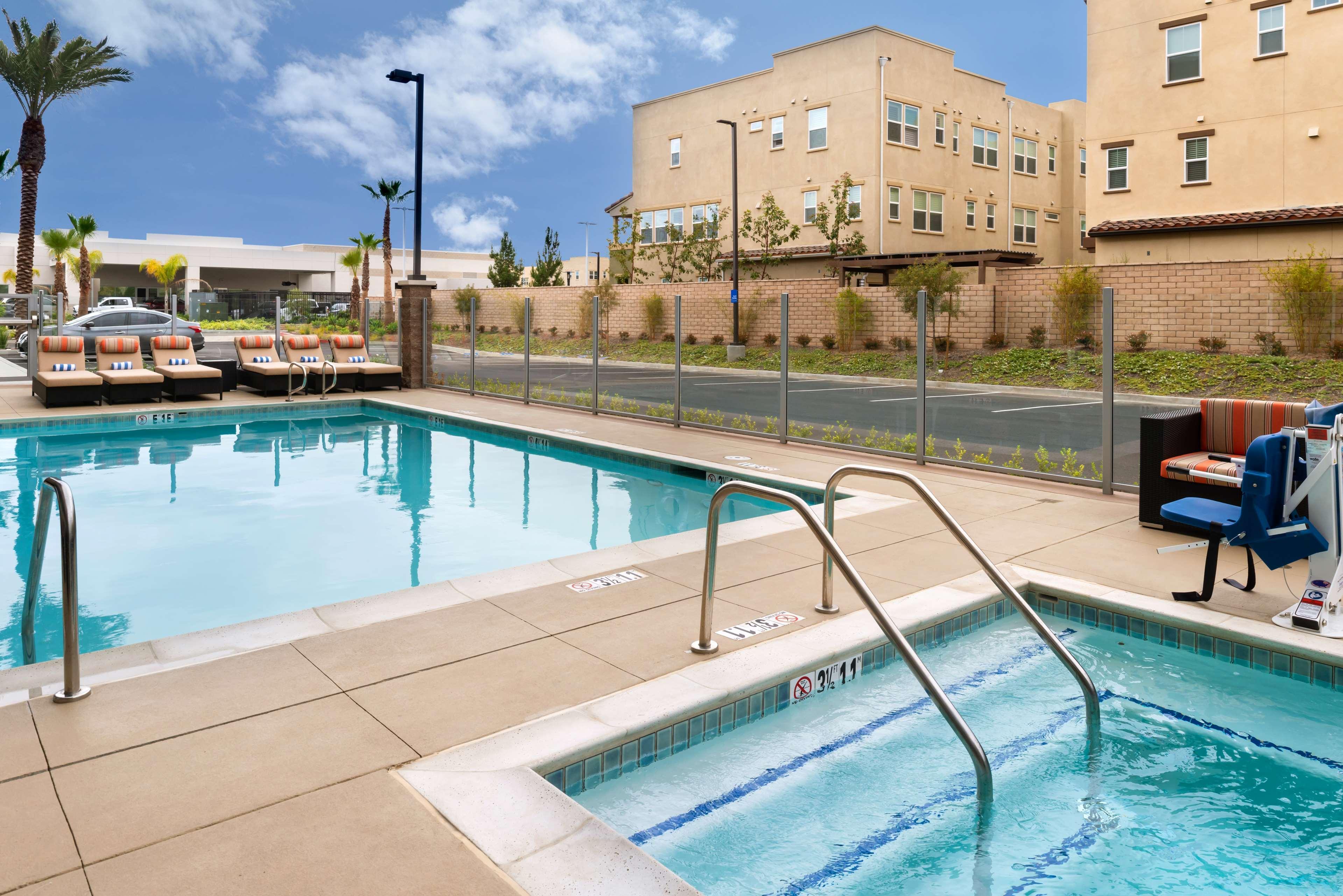 Hampton Inn & Suites Буена Парк Екстериор снимка