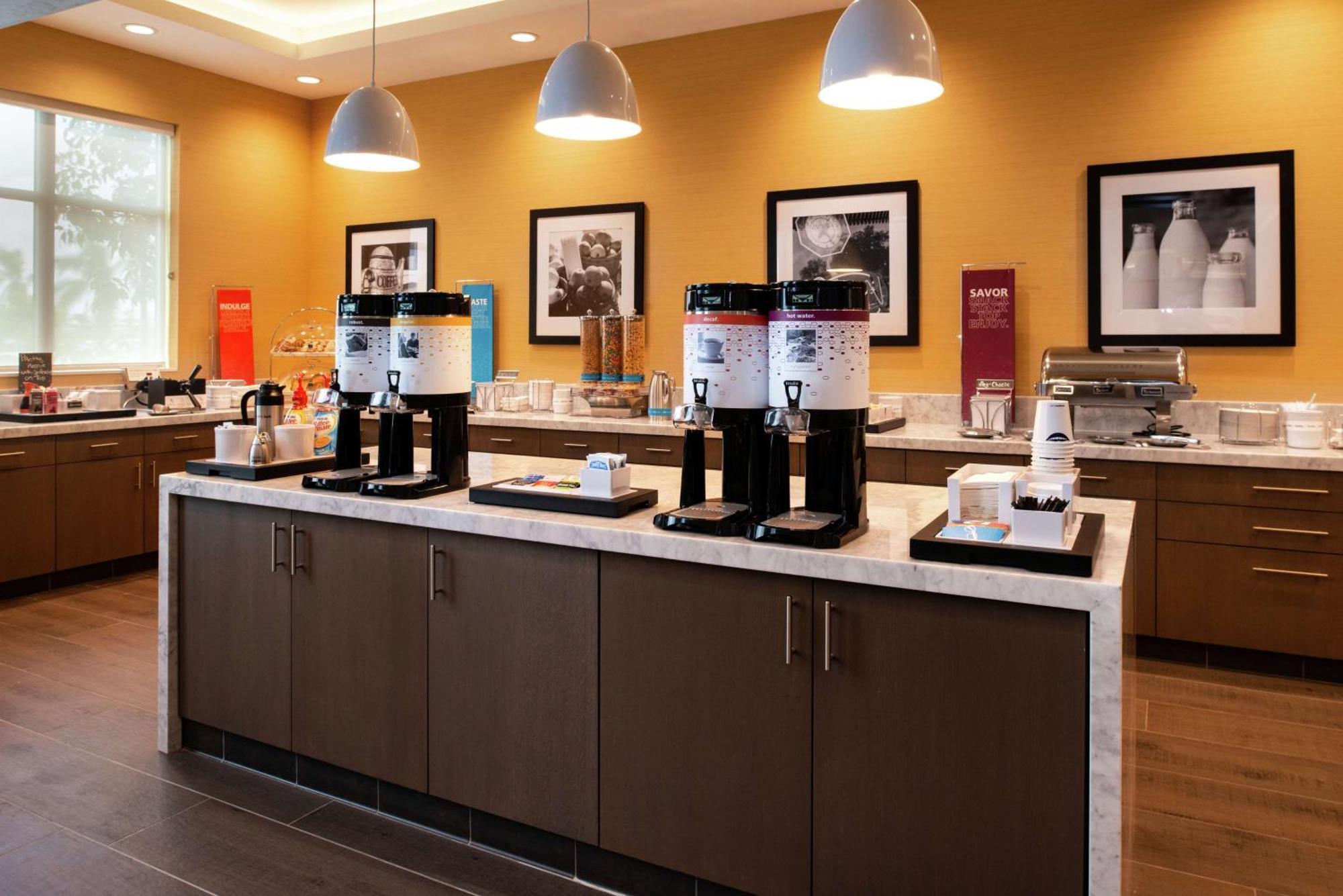 Hampton Inn & Suites Буена Парк Екстериор снимка